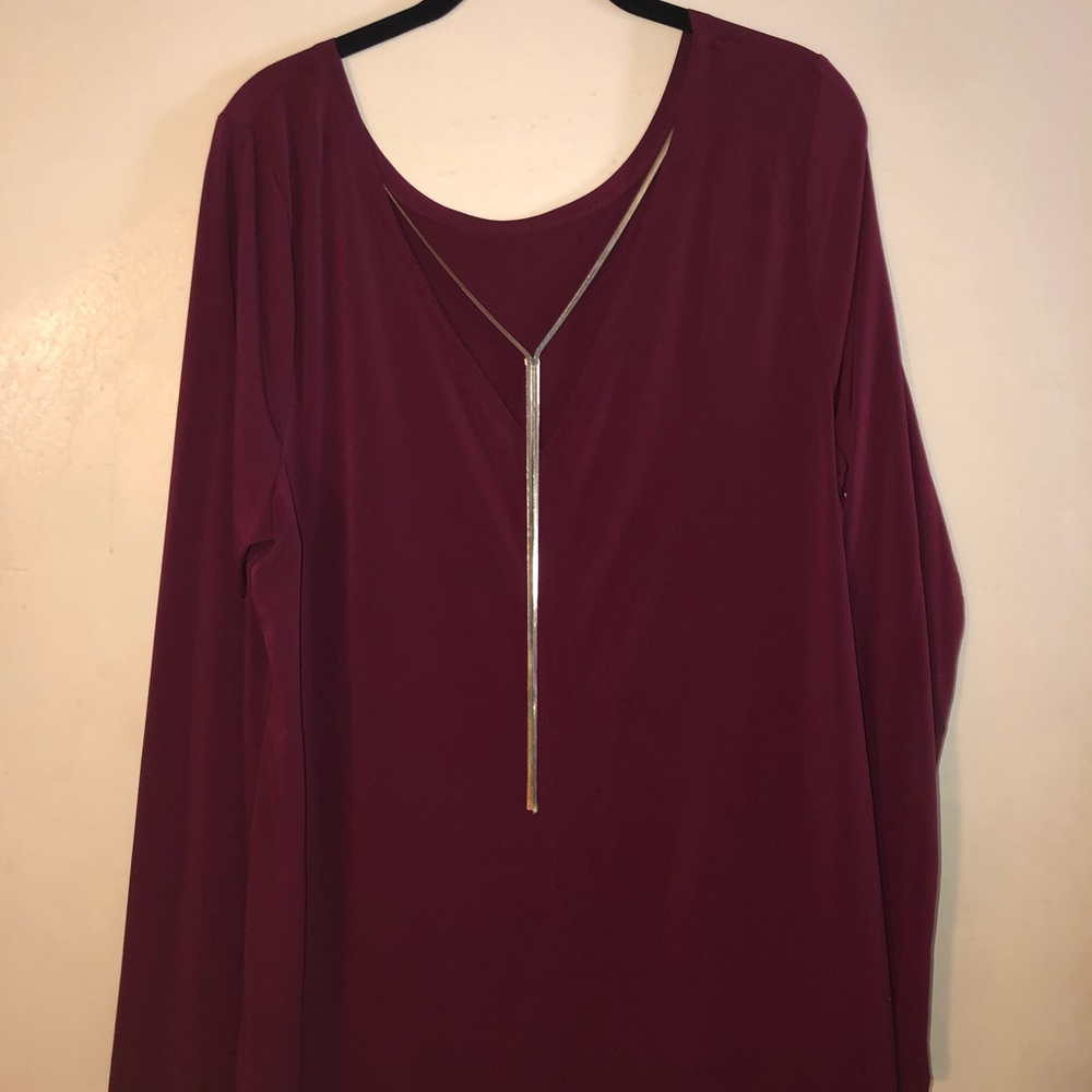 Sexy burgundy blouse with gold chain